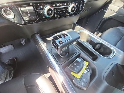 Used 2024 Chevrolet Silverado 1500 LTZ AWD/4WD image 16