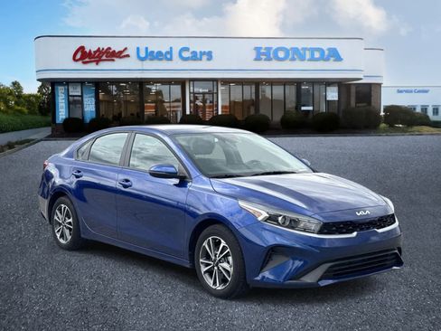 Used 2024 Kia Forte LXS w/ LXS Technology Package FWD image 7