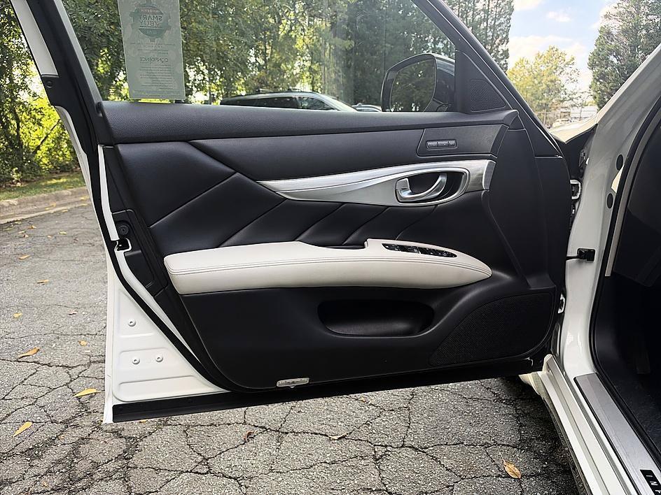 Certified 2018 INFINITI Q70 L 3.7 AWD/4WD image 16
