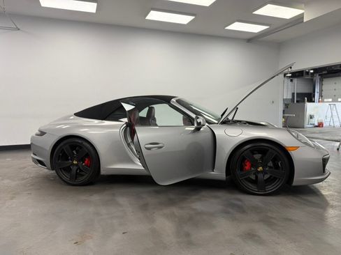 Used 2017 Porsche 911 Carrera image 40