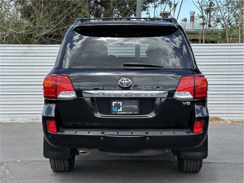 Used 2015 Toyota Land Cruiser AWD/4WD image 11