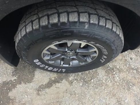 Used 2018 Nissan Frontier PRO-4X AWD/4WD image 10