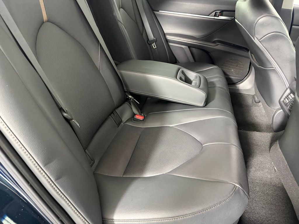 Used 2020 Toyota Camry XLE w/ Carpet Mat Package FWD image 27