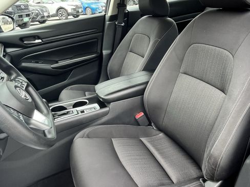 Used 2024 Nissan Altima 2.5 SV AWD/4WD image 13
