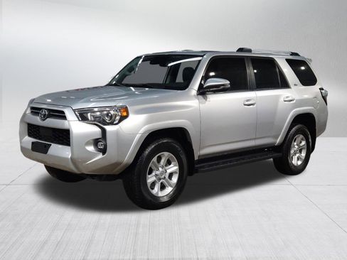 Certified 2022 Toyota 4Runner SR5 Premium image 3