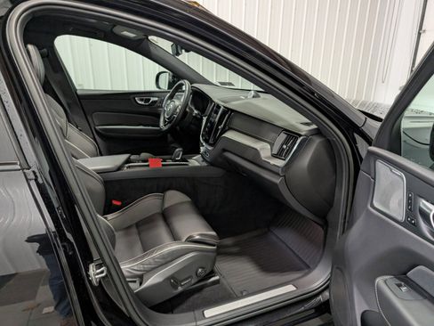 Used 2022 Volvo XC60 T8 R-Design w/ Advanced Package image 29