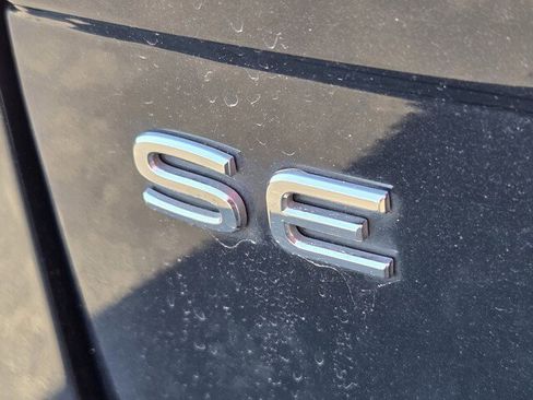 Used 2023 Volkswagen Tiguan SE R-Line image 30