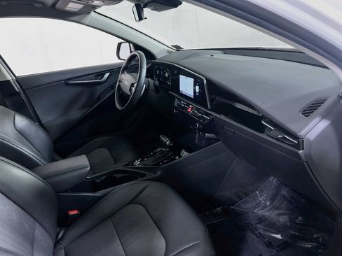 Used 2023 Kia Niro EX FWD image 28