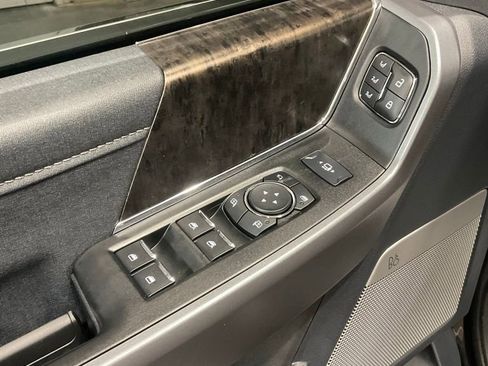 Used 2025 Ford F350 Lariat w/ Lariat Ultimate Package AWD/4WD image 7