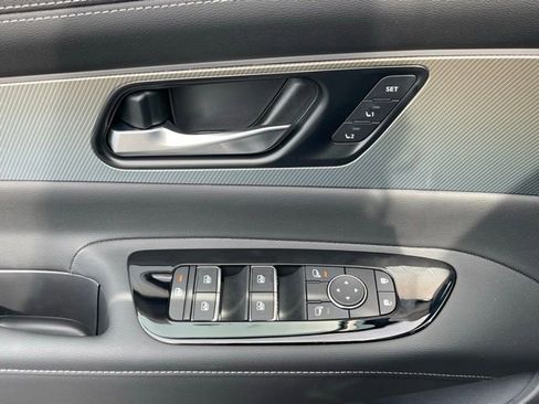 New 2025 Nissan Murano SL image 11