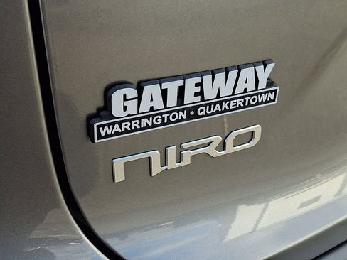 Certified 2023 Kia Niro EX image 29