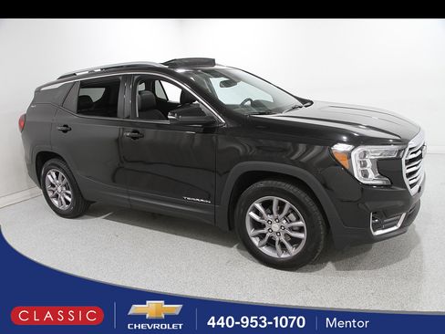 Used 2022 GMC Terrain SLT w/ Infotainment Package II AWD/4WD image 1