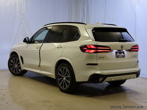 New 2026 BMW X5 xDrive40i w/ M Sport Package AWD/4WD image 9