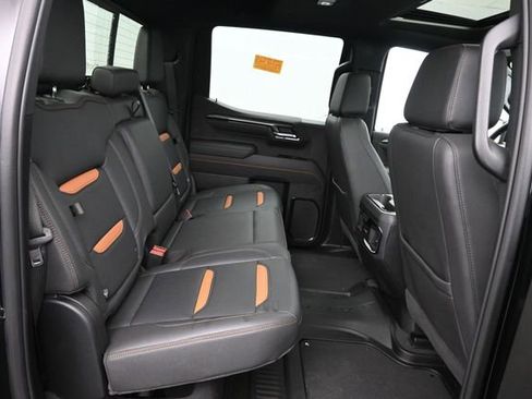 Used 2025 GMC Sierra 1500 AT4 w/ AT4 Preferred Package AWD/4WD image 6