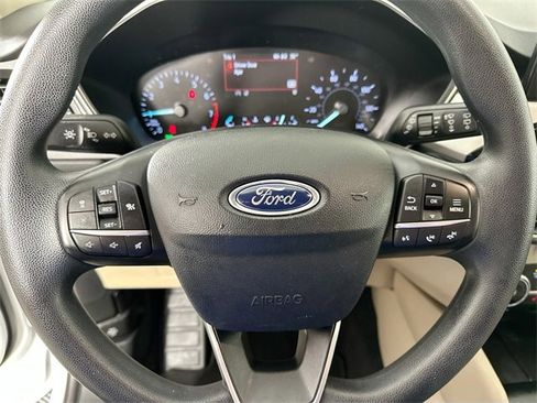 Used 2020 Ford Escape SE image 20