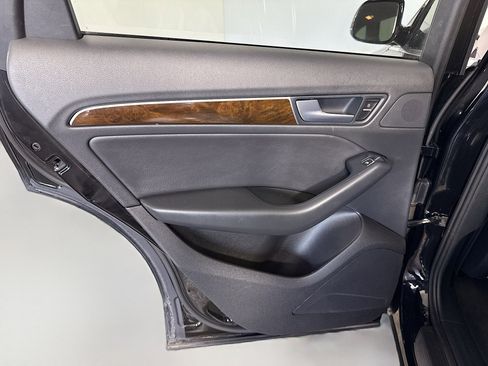 Used 2017 Audi Q5 2.0T Premium image 24