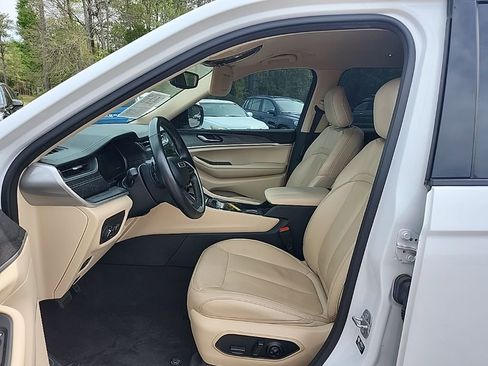 Certified 2021 Jeep Grand Cherokee L Limited AWD/4WD image 16