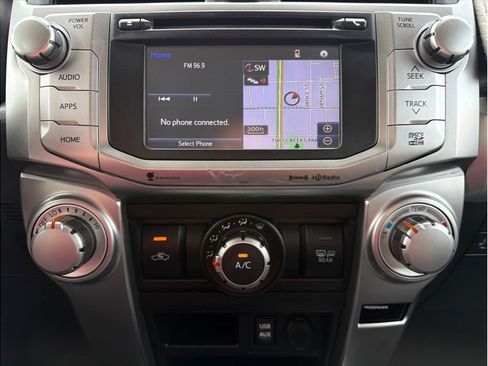 Used 2016 Toyota 4Runner SR5 AWD/4WD image 19