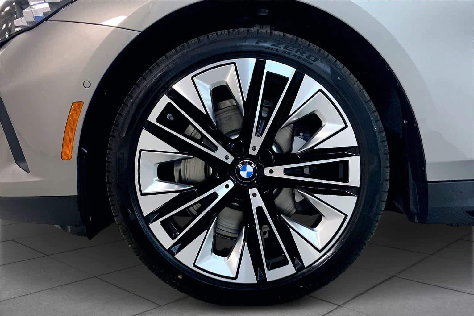 Used 2026 BMW 530i xDrive w/ Premium Package AWD/4WD image 11