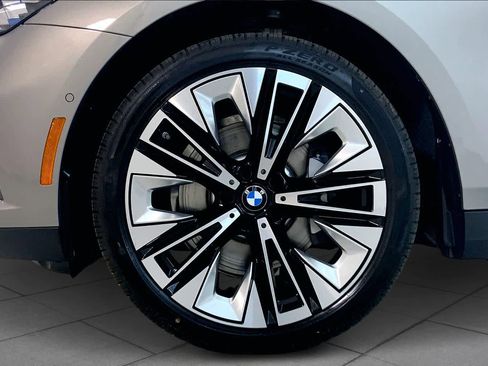 New 2026 BMW 530i xDrive w/ Premium Package AWD/4WD image 11
