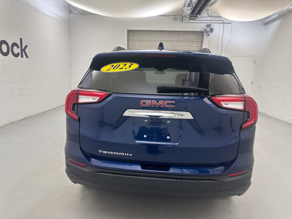 Used 2023 GMC Terrain SLE w/ Driver Convenience Package FWD image 6