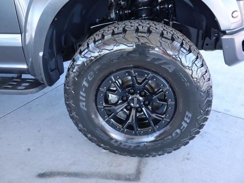 Used 2017 Ford F150 Raptor w/ Equipment Group 802A Luxury image 44