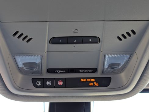 Used 2023 GMC Acadia AT4 w/ Preferred Package image 32