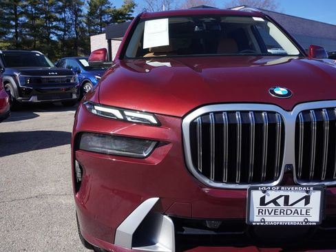 Used 2024 BMW X7 xDrive40i w/ Premium Package AWD/4WD image 17