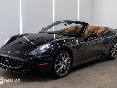 Used 2011 Ferrari California RWD image 6