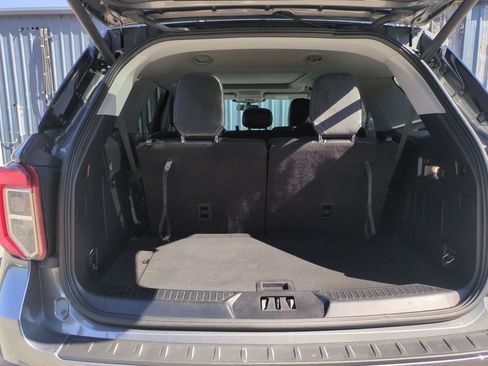 Used 2021 Ford Explorer XLT w/ Equipment Group 202A RWD image 7