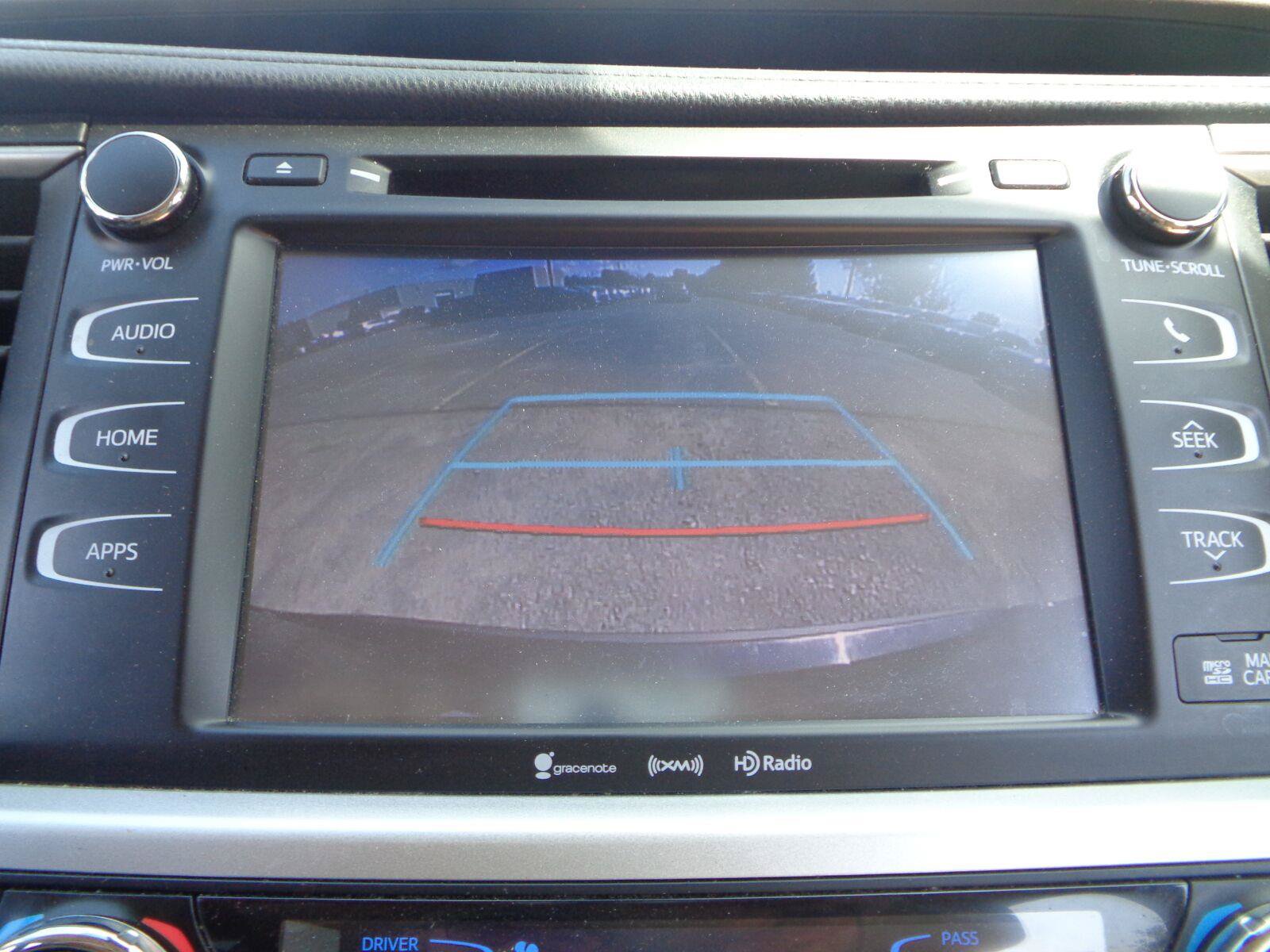 Used 2018 Toyota Highlander XLE AWD/4WD image 15