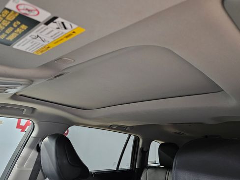 Certified 2025 Toyota Highlander XLE image 25