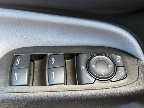 Used 2024 Chevrolet Equinox LS FWD image 31