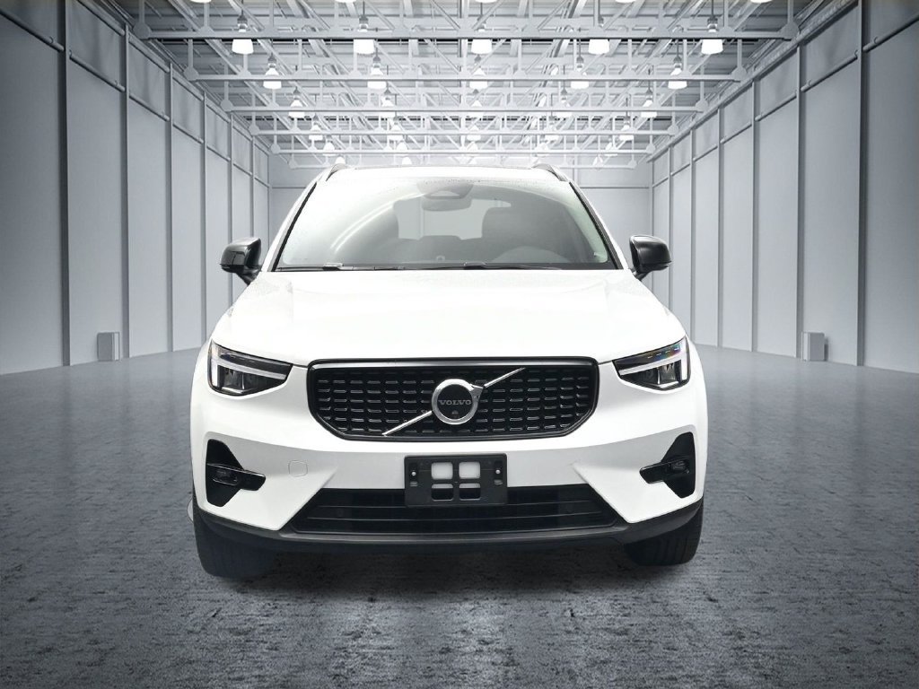 Used 2023 Volvo XC40 B4 Ultimate FWD image 10