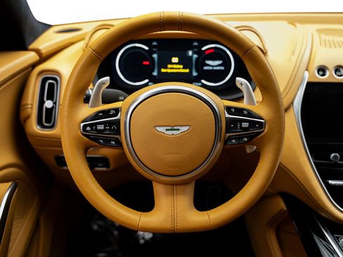 Used 2021 Aston Martin DBX AWD/4WD image 29