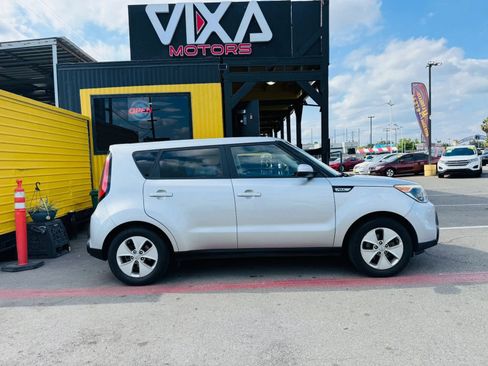 Used 2016 Kia Soul FWD image 4