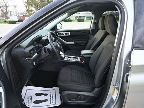 Used 2020 Ford Explorer XLT w/ Comfort Package AWD/4WD image 28