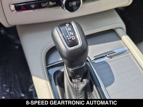 Used 2021 Volvo XC90 T5 Momentum w/ Climate Package AWD/4WD image 8