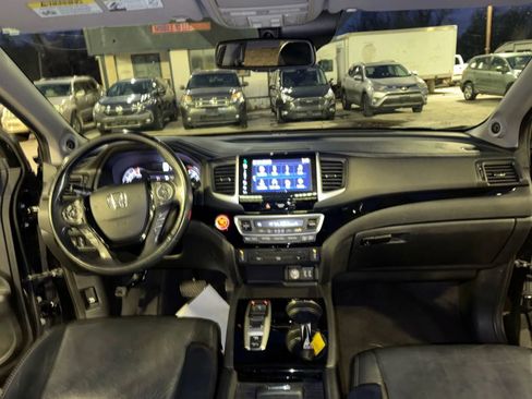 Used 2016 Honda Pilot Touring image 22