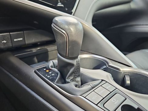 Used 2022 Toyota Camry XSE image 22