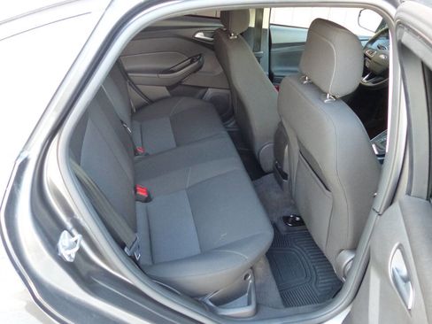 Used 2018 Ford Focus SE w/ Cold Weather Package image 37