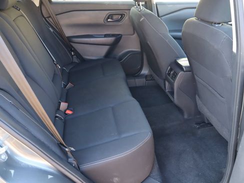 Used 2024 Nissan Rogue S FWD image 17