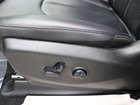 Used 2024 Chrysler Pacifica Touring-L FWD image 56
