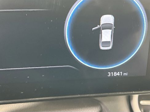 Used 2023 Hyundai Elantra Limited image 12