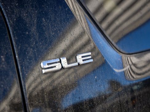 Used 2017 GMC Terrain SLE image 11