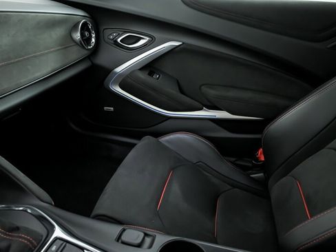 Used 2018 Chevrolet Camaro ZL1 RWD image 38