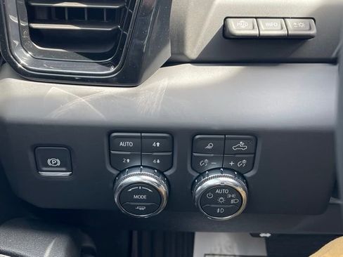 New 2026 GMC Sierra 3500 AT4 w/ AT4 Premium Plus Package AWD/4WD image 13