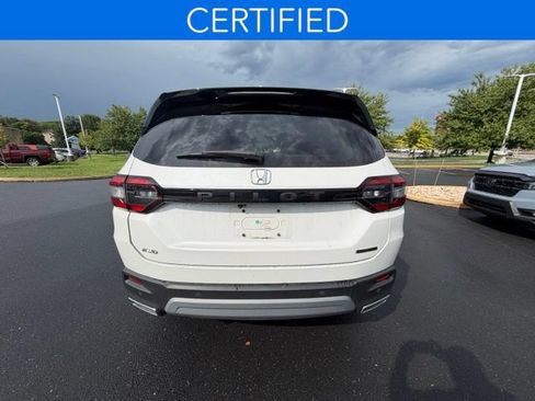 Used 2024 Honda Pilot Touring image 4