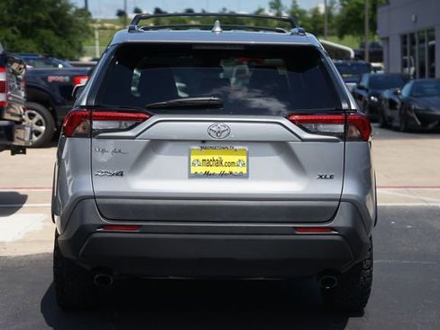 Used 2020 Toyota RAV4 XLE FWD image 7