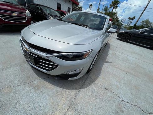 Used 2022 Chevrolet Malibu LT FWD image 1